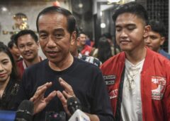 Lampung, Jokowi Kenakan Kemeja dan Topi dengan Logo PSI